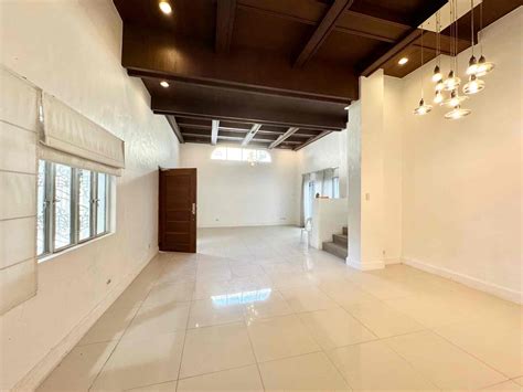 San Lorenzo, Makati, Metro Manila House and lot For Sale.